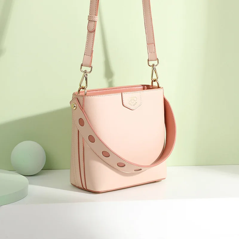 Women's Bag 2021 Luxury Designer Messenger Shoulder Flap Handbag Purse Shoulder Bag Lipstick Storage Large Capacity Apricot Tote
Women's Bag 2021 Luxury Designer Messenger Shoulder Flap Handbag Purse Shoulder Bag Lipstick Storage Large Capacity Apricot Tote