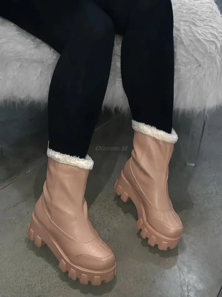 2022 Winter Women Ankle Snow Boots Solid Pu Leather Platform Chunky Square Heel Round Fluffy Furry Lining Trend Ladies Shoes
2022 Winter Women Ankle Snow Boots Solid Pu Leather Platform Chunky Square Heel Round Fluffy Furry Lining Trend Ladies Shoes