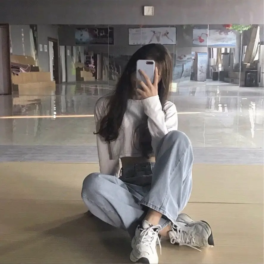 Elegant floor dragging jeans women loose Korean summer New High Waist Wide Leg Pants show thin straight pants retro pants
Elegant floor dragging jeans women loose Korean summer New High Waist Wide Leg Pants show thin straight pants retro pants