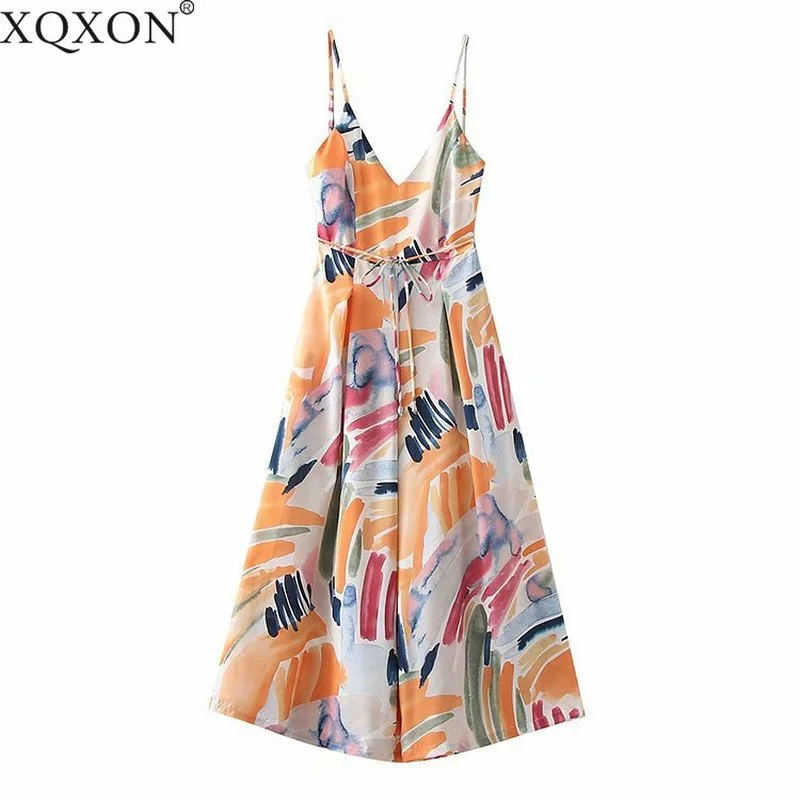 Summer New Style Women Playsuit Fashion Flower Print Suspenders Lace-up Jumpsuit Shorts
Summer New Style Women Playsuit Fashion Flower Print Suspenders Lace-up Jumpsuit Shorts