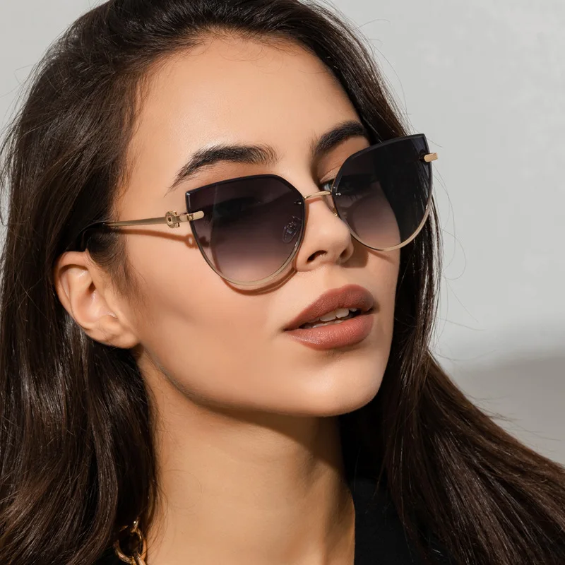 Trending Women's Sunglasses Metal Big Frame Cat Eye Glasses American Style Gradient Lenses Brand Luxury Unisex Decorative Eyewea
Trending Women's Sunglasses Metal Big Frame Cat Eye Glasses American Style Gradient Lenses Brand Luxury Unisex Decorative Eyewea