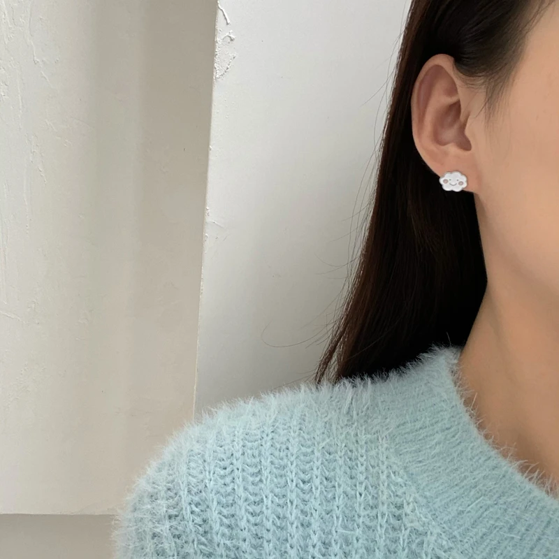 S925 needle Lovely Jewelry Cloud Stud Earrings Hot Selling Geometric White Enamel Smile Women Earrings For Party Wedding Gifts
S925 needle Lovely Jewelry Cloud Stud Earrings Hot Selling Geometric White Enamel Smile Women Earrings For Party Wedding Gifts