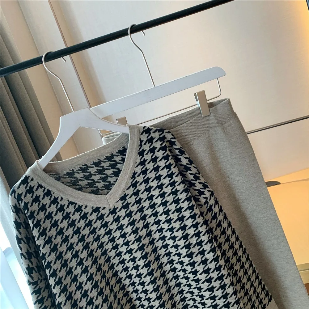 Autumn Winter Vintage Women Outfits Knit Houndstooth Pullover Sweaters + Wide leg pants Sets Woman Casual Fashion 2 Pieces Set
Autumn Winter Vintage Women Outfits Knit Houndstooth Pullover Sweaters + Wide leg pants Sets Woman Casual Fashion 2 Pieces Set