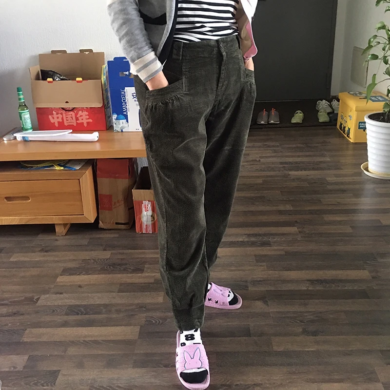 Autumn Casual Corduroy Harem Pants Women Plus Size 5XL Vintage High Waist Baggy Pants Korean High Quality Straight Trousers 2020 
Autumn Casual Corduroy Harem Pants Women Plus Size 5XL Vintage High Waist Baggy Pants Korean High Quality Straight Trousers 2020