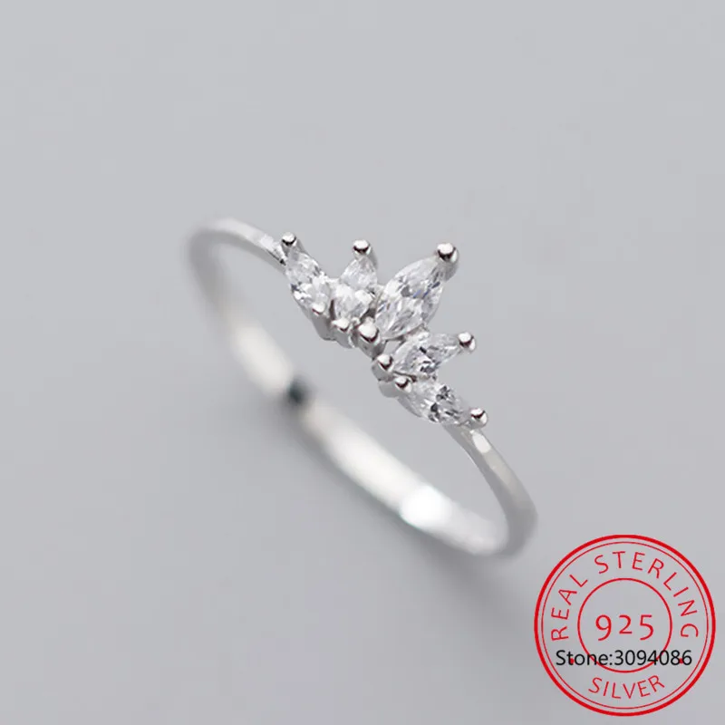 Real 925 Sterling Silver Simple Lovely Delicate Crown Dazzling CZ Finger Ring For Women Wedding 925 Jewelry DA1654
Real 925 Sterling Silver Simple Lovely Delicate Crown Dazzling CZ Finger Ring For Women Wedding 925 Jewelry DA1654