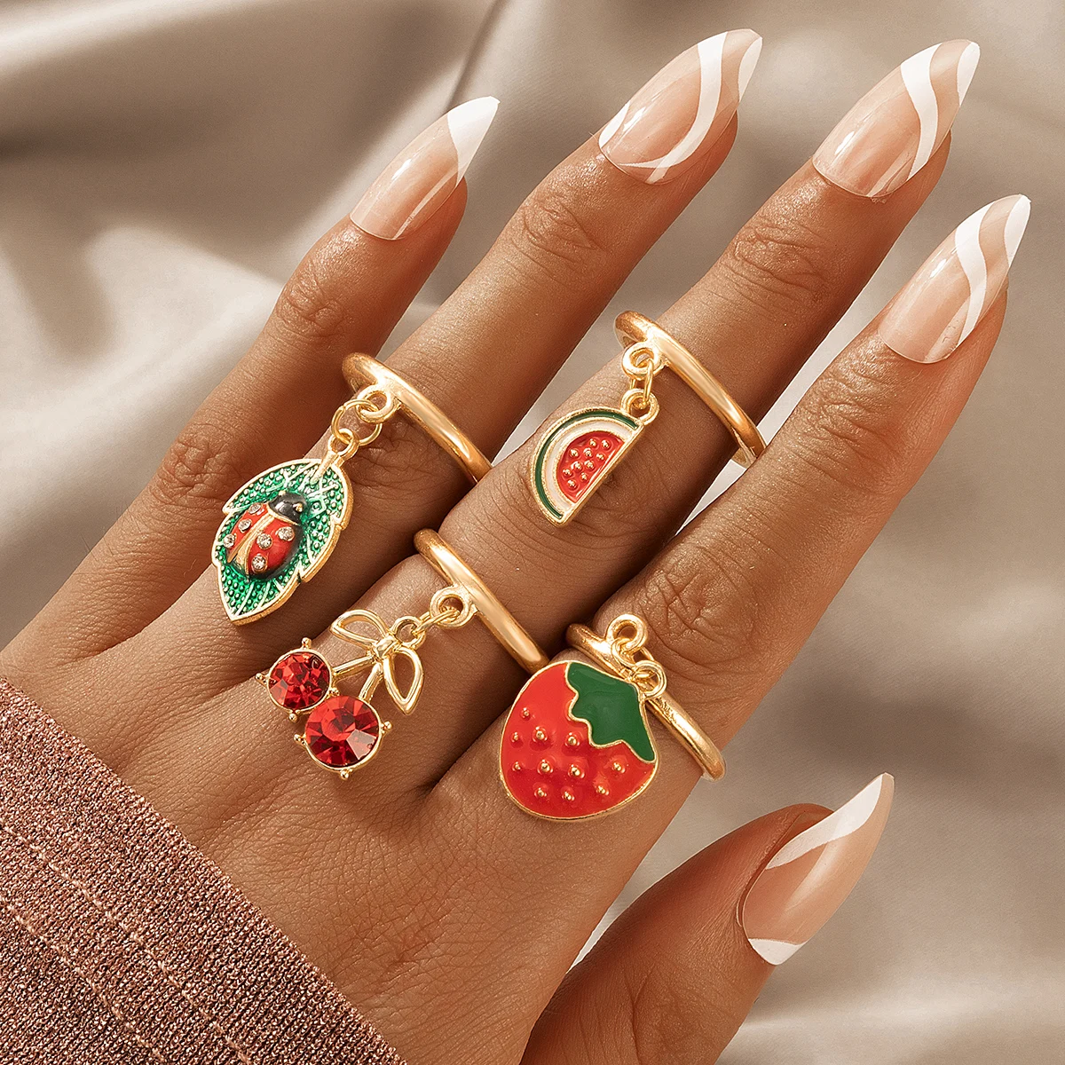 Docona 4pcs/set Luxury Crystal Colorful Rings for Women Strawberry Watermelon Cherry Metal Pendant Ring Set Party Jewelry 18763
Docona 4pcs/set Luxury Crystal Colorful Rings for Women Strawberry Watermelon Cherry Metal Pendant Ring Set Party Jewelry 18763