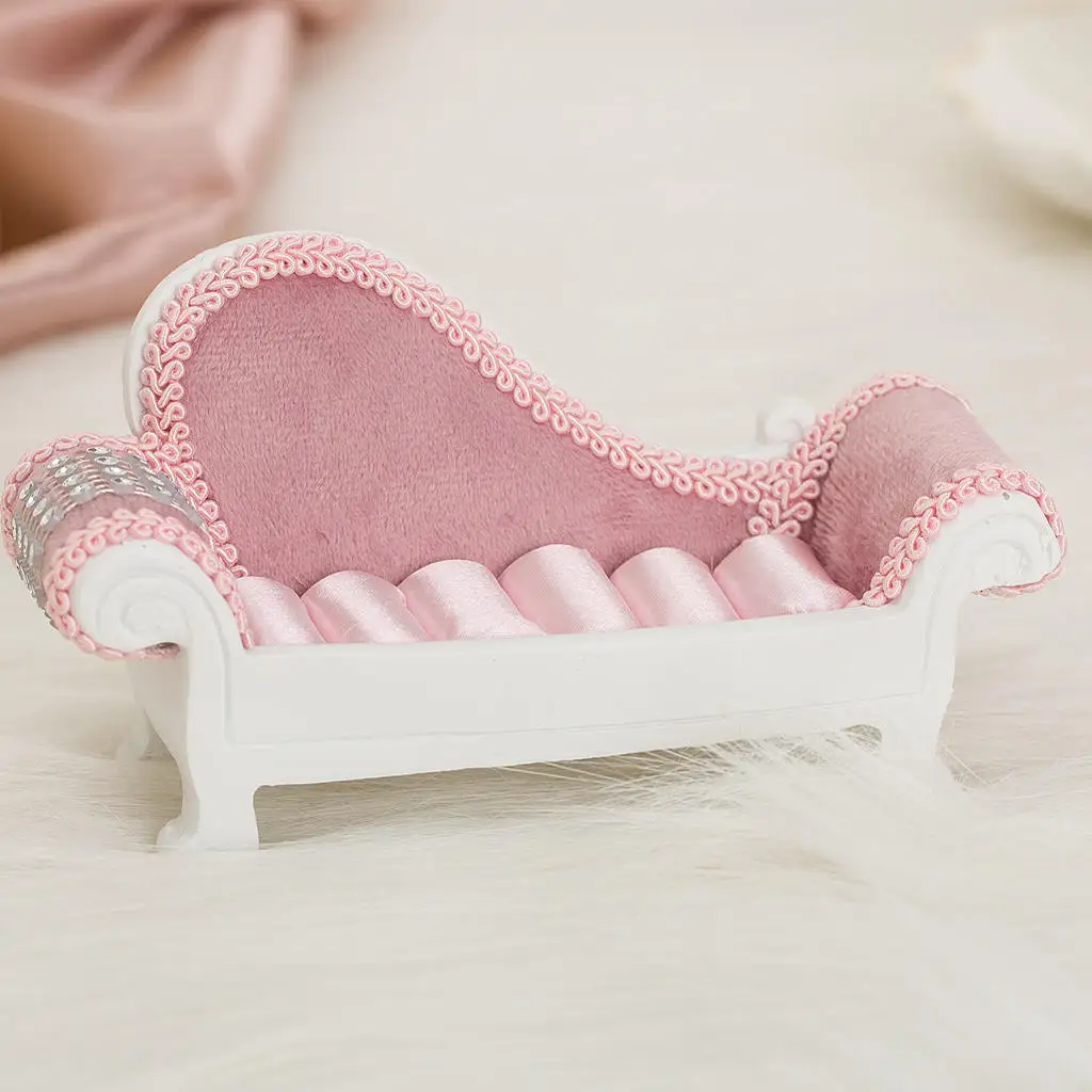 Pink Sofa Shaped Jewelry Holder Stand for Rings Display Tray and Organizer Showcase, 14 x 5.0 x 8.0cm
Pink Sofa Shaped Jewelry Holder Stand for Rings Display Tray and Organizer Showcase, 14 x 5.0 x 8.0cm