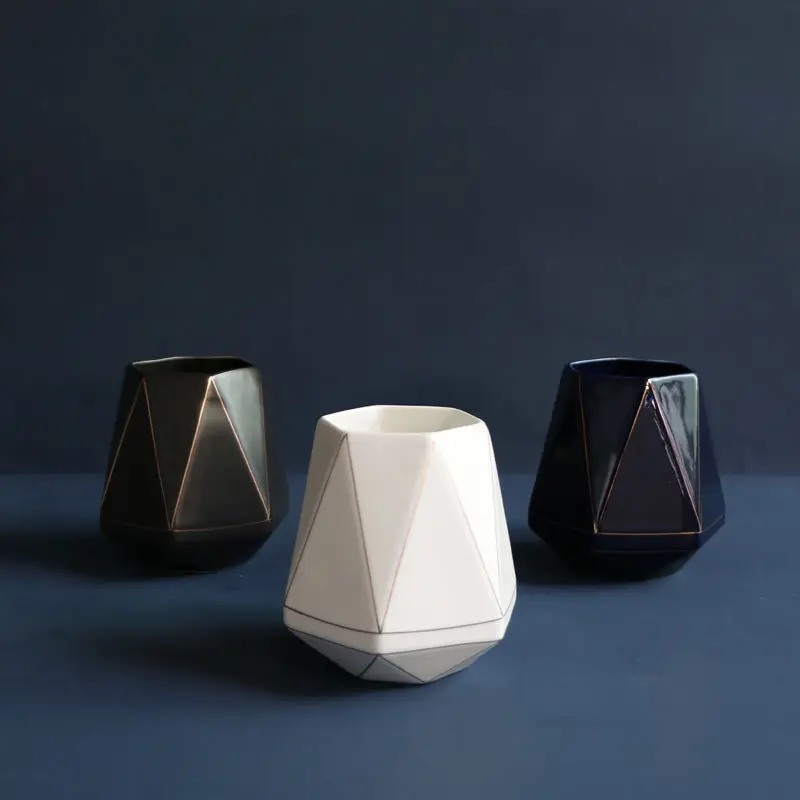 Ins Creative Geometry Shape Ceramic Makeup Brush Holder Nordic Style Jars Matte Porcelain Pen Holder Desktop Storage
Ins Creative Geometry Shape Ceramic Makeup Brush Holder Nordic Style Jars Matte Porcelain Pen Holder Desktop Storage