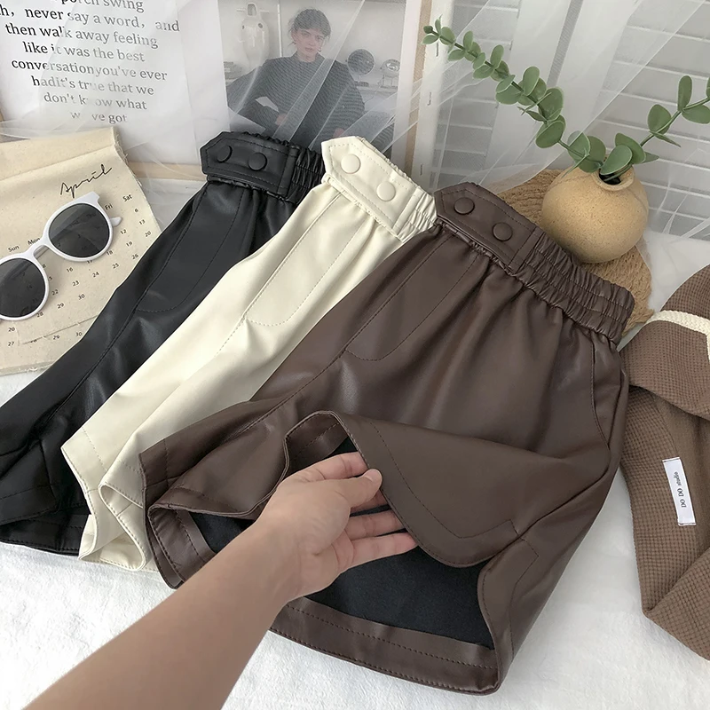 Autumn pu shorts 2021 Korean Fashion elastic high waist thinner two-button A-line PU leather casual wide-leg shorts For women
Autumn pu shorts 2021 Korean Fashion elastic high waist thinner two-button A-line PU leather casual wide-leg shorts For women