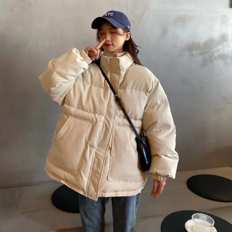 Parkas Women Short Style Solid Warm Thicker Winter Loose Korean Style Outwear Zipper Button Daily All-match Casual Trendy Parka
Parkas Women Short Style Solid Warm Thicker Winter Loose Korean Style Outwear Zipper Button Daily All-match Casual Trendy Parka