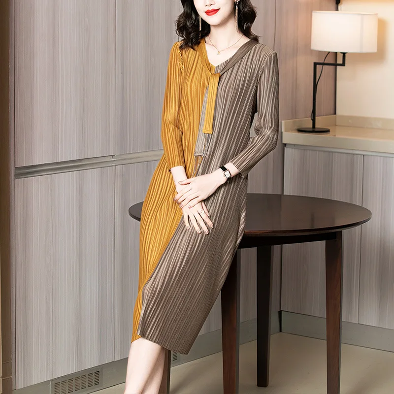 Pleated Dress fall 2021 Spring New color matching Long Dress Loose Plus Size Women Clothing
Pleated Dress fall 2021 Spring New color matching Long Dress Loose Plus Size Women Clothing