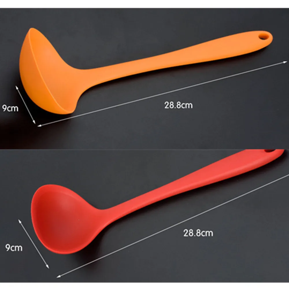 1pcs Non-stick Silicone Ladle Soup Spoon Curved Handle Heat Resistant Round Scoop With Hygienic Coating Cook Utensils Black Red
1pcs Non-stick Silicone Ladle Soup Spoon Curved Handle Heat Resistant Round Scoop With Hygienic Coating Cook Utensils Black Red
