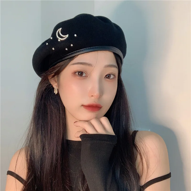 Moon Goddess ~ Japanese Black Wool Beret Autumn Female Elegant Diamond New Web Celebrity Painter Cap Restoring Ancient Ways
Moon Goddess ~ Japanese Black Wool Beret Autumn Female Elegant Diamond New Web Celebrity Painter Cap Restoring Ancient Ways