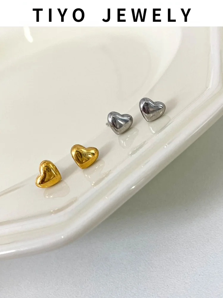 TIYO Modern Jewelry Mini Heart Earrings Popular Design Hot Selling Titanium Steel Stud Earrings For Women Party Gifts
TIYO Modern Jewelry Mini Heart Earrings Popular Design Hot Selling Titanium Steel Stud Earrings For Women Party Gifts
