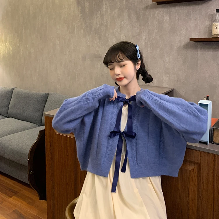 Japanese Autumn Knitting Cardigan Sweet Mori Girl Bandage Bow Full Sleeve Sweaters Wear On Both Sides Twist Solid Loose Sweater
Japanese Autumn Knitting Cardigan Sweet Mori Girl Bandage Bow Full Sleeve Sweaters Wear On Both Sides Twist Solid Loose Sweater