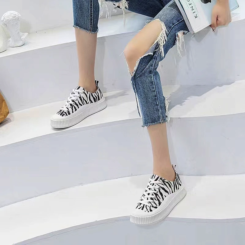 Women's Platform Vulcanize 2021 Fashion Summer Woman Canvas Shoes Spring Autumn Casual Lady Flats Running Sneakers
Women's Platform Vulcanize 2021 Fashion Summer Woman Canvas Shoes Spring Autumn Casual Lady Flats Running Sneakers