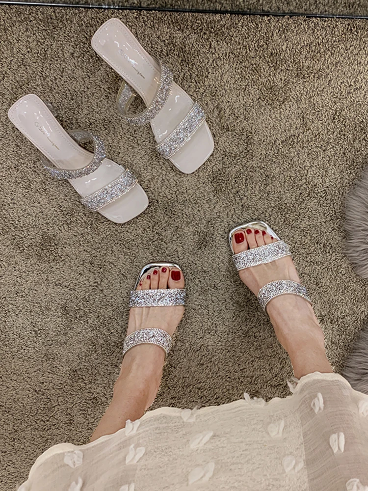High-Heeled Shoes Lady Womens Slippers Outdoor Luxury Slides Pantofle Square heel Jelly Flip Flops Designer 2021 Block Glitter P 
High-Heeled Shoes Lady Womens Slippers Outdoor Luxury Slides Pantofle Square heel Jelly Flip Flops Designer 2021 Block Glitter P