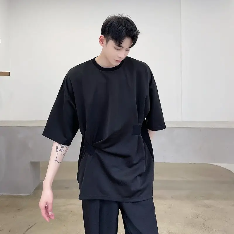 IEFB Men's Loose Simple Design Pleated Waist Short Sleeve Summer T-shirts 2021 New O-neck Causal Tee Tops Black White 9Y7000 
IEFB Men's Loose Simple Design Pleated Waist Short Sleeve Summer T-shirts 2021 New O-neck Causal Tee Tops Black White 9Y7000