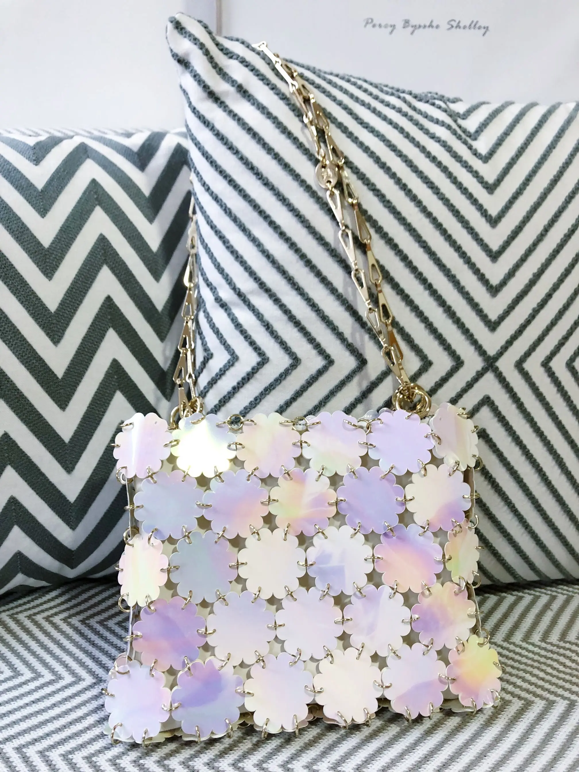 Designer Hand Bags Famous Brand Women Sequines Handbags Laser Holographic Shoulder Bag Ladies Clutch Bag Luxury Party Bag 
Designer Hand Bags Famous Brand Women Sequines Handbags Laser Holographic Shoulder Bag Ladies Clutch Bag Luxury Party Bag