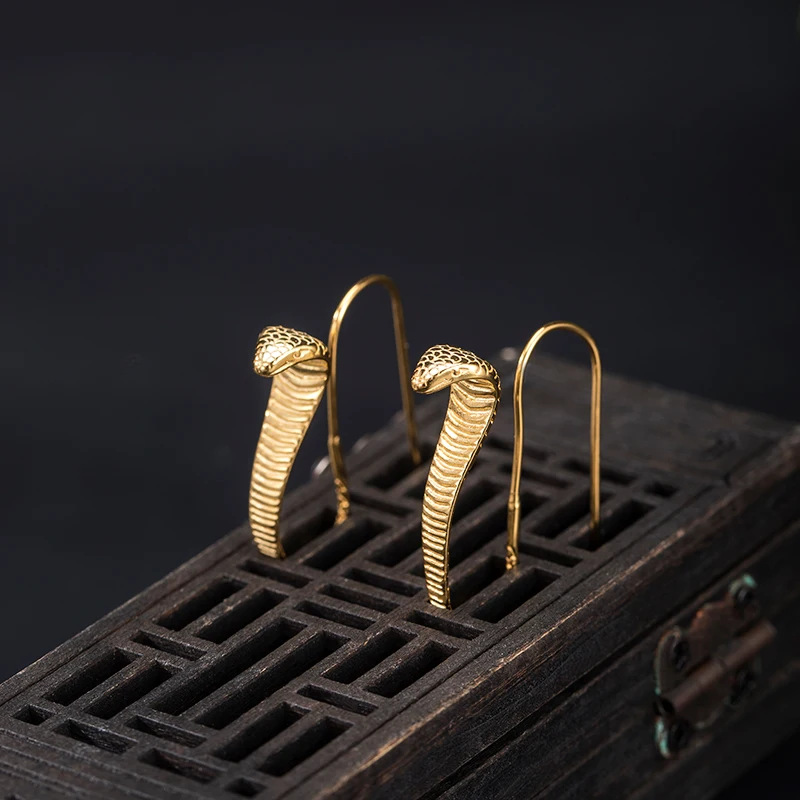VLA 925 Sterling Silver Personalized Fashion Cobra Earrings Women's Creative Design Snake Earrings Jewelry Accessories
VLA 925 Sterling Silver Personalized Fashion Cobra Earrings Women's Creative Design Snake Earrings Jewelry Accessories