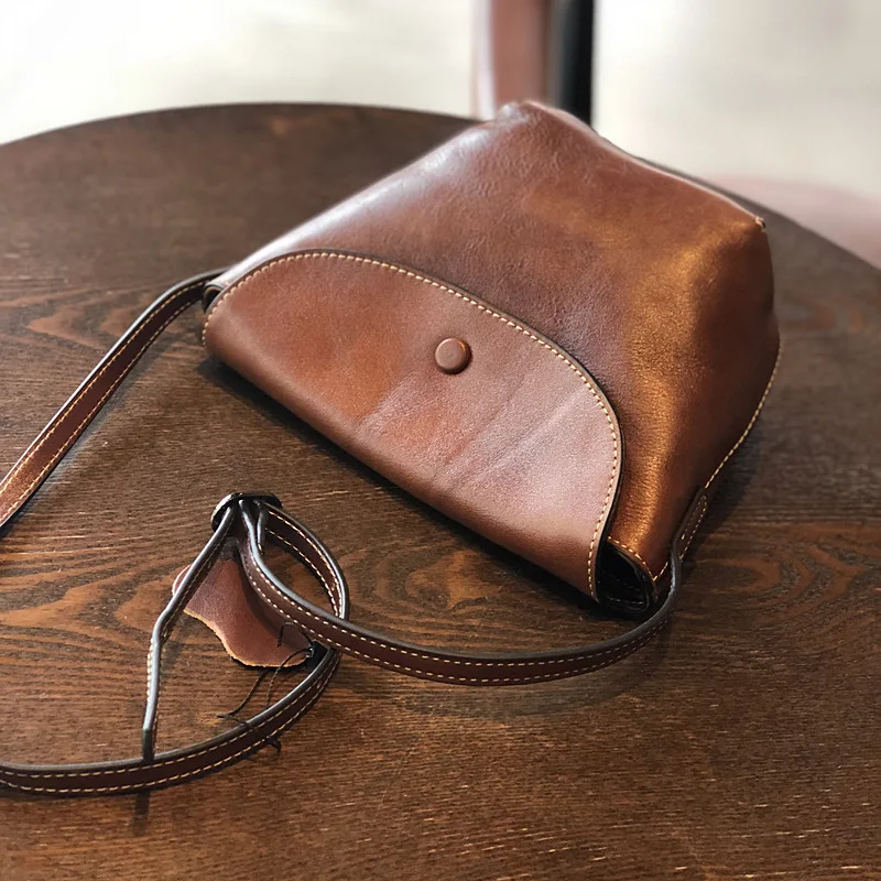 Johnature Women Genuine Leather Bag 2021 New Casual Soft Cowhide Small Shoulder Bags Simple Solid Color Lady Messenger Bag
Johnature Women Genuine Leather Bag 2021 New Casual Soft Cowhide Small Shoulder Bags Simple Solid Color Lady Messenger Bag