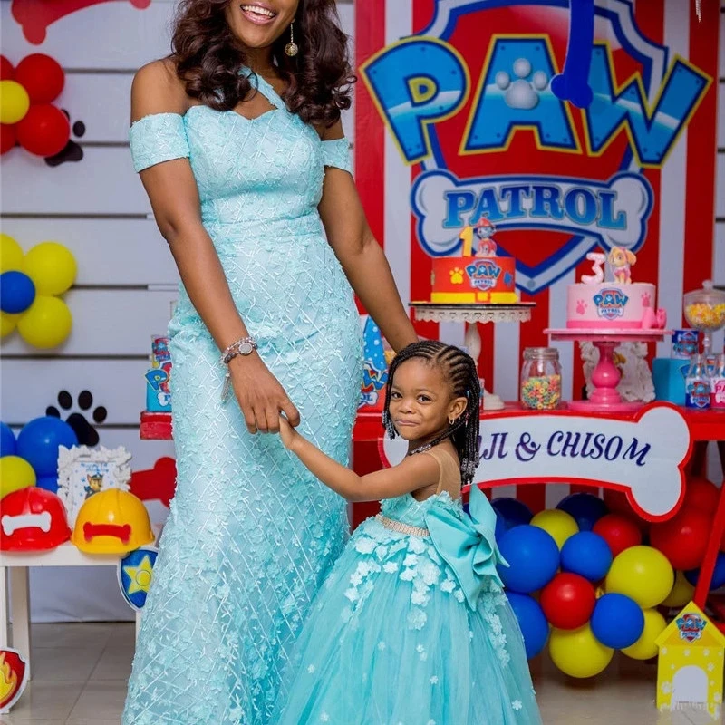 New Custom Baby Girls Birthday Dress with Bow 3D Flowers Sheer Neck Mother Daughter Gowns Kids Pageant Flower Girl Dresses
New Custom Baby Girls Birthday Dress with Bow 3D Flowers Sheer Neck Mother Daughter Gowns Kids Pageant Flower Girl Dresses