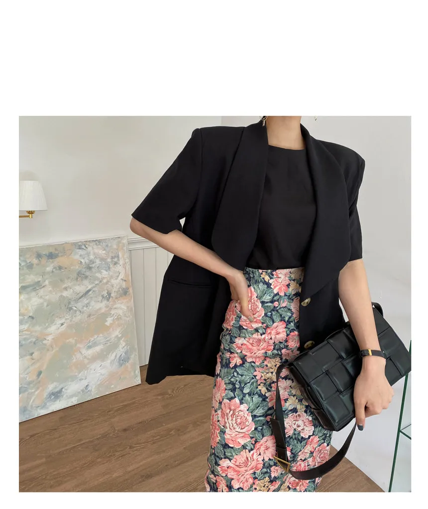 Chic temperament skirts three-piece suit of tall waist flowers
Chic temperament skirts three-piece suit of tall waist flowers