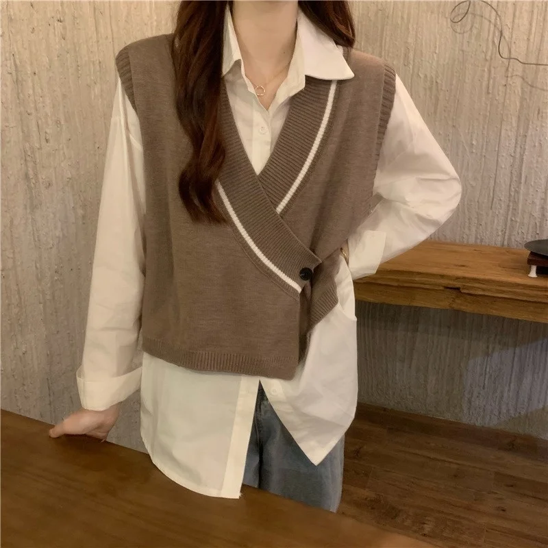 Женский вязаный жилет с V-образным вырезом, контрастных цветов
Женский вязаный жилет с V-образным вырезом, контрастных цветов