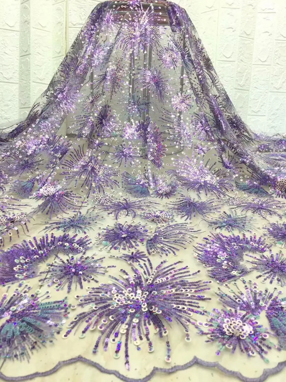 Unique Design African Sequins Net Lace Fabric High Quality Nigeria Tassel Embroidery Gold Sequins Lace Fabric for party
Unique Design African Sequins Net Lace Fabric High Quality Nigeria Tassel Embroidery Gold Sequins Lace Fabric for party
