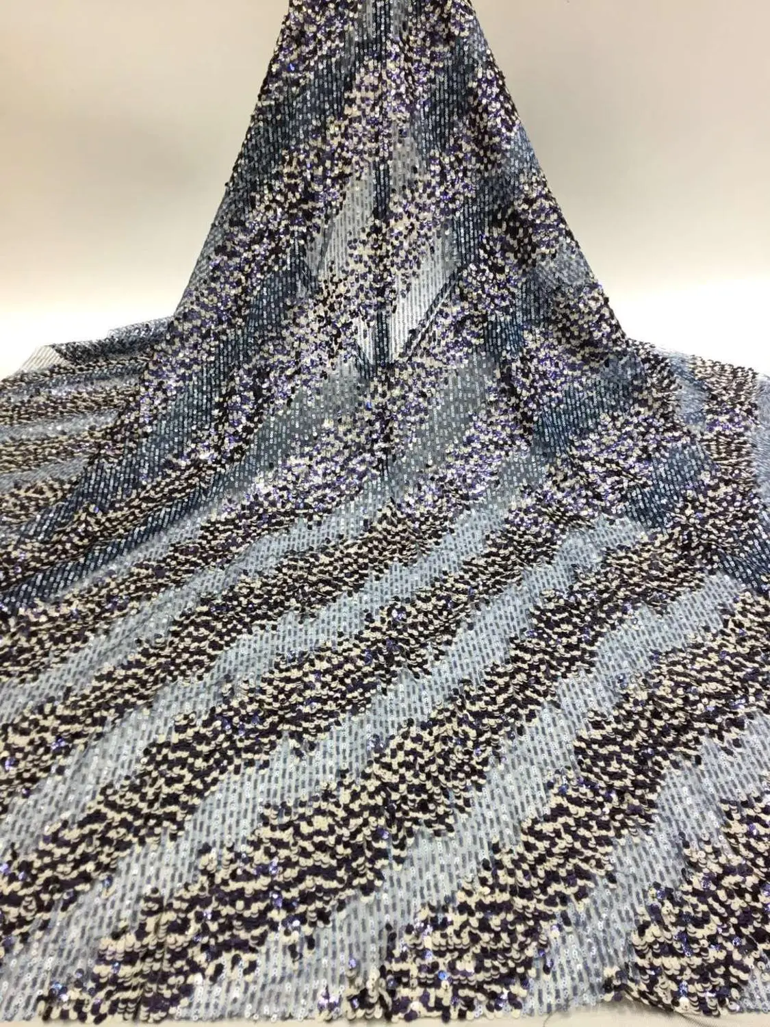 Sequins Lace Fabric High Quality African French Tulle Lace Fabric Embroidery For Sequins Lace Nigeria Party Dress DPJA052
Sequins Lace Fabric High Quality African French Tulle Lace Fabric Embroidery For Sequins Lace Nigeria Party Dress DPJA052
