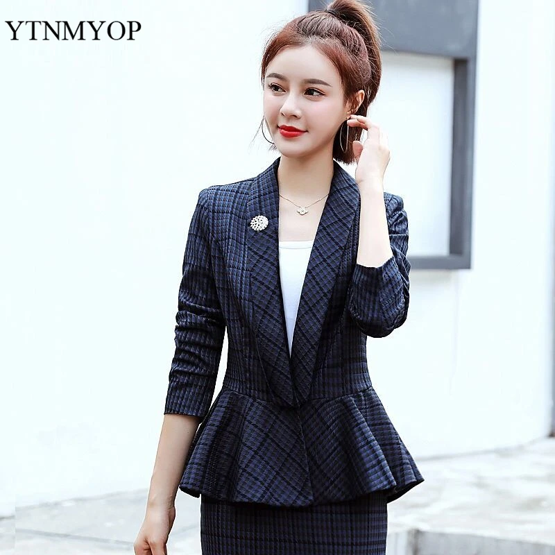 V-Neck Blazer Women Slim Fashion Ruffle Suit Jacket Female Spring Brooch Plaid Clothes XS-2XL Office Lady Coat Work Wear YTNMYOP
V-Neck Blazer Women Slim Fashion Ruffle Suit Jacket Female Spring Brooch Plaid Clothes XS-2XL Office Lady Coat Work Wear YTNMYOP
