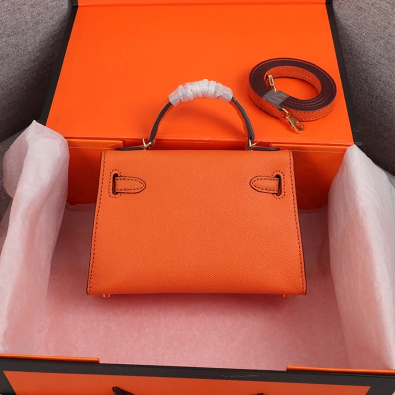 2021 luxury fashion high-end portable messenger bag top designer design Internet celebrity hot sale
2021 luxury fashion high-end portable messenger bag top designer design Internet celebrity hot sale