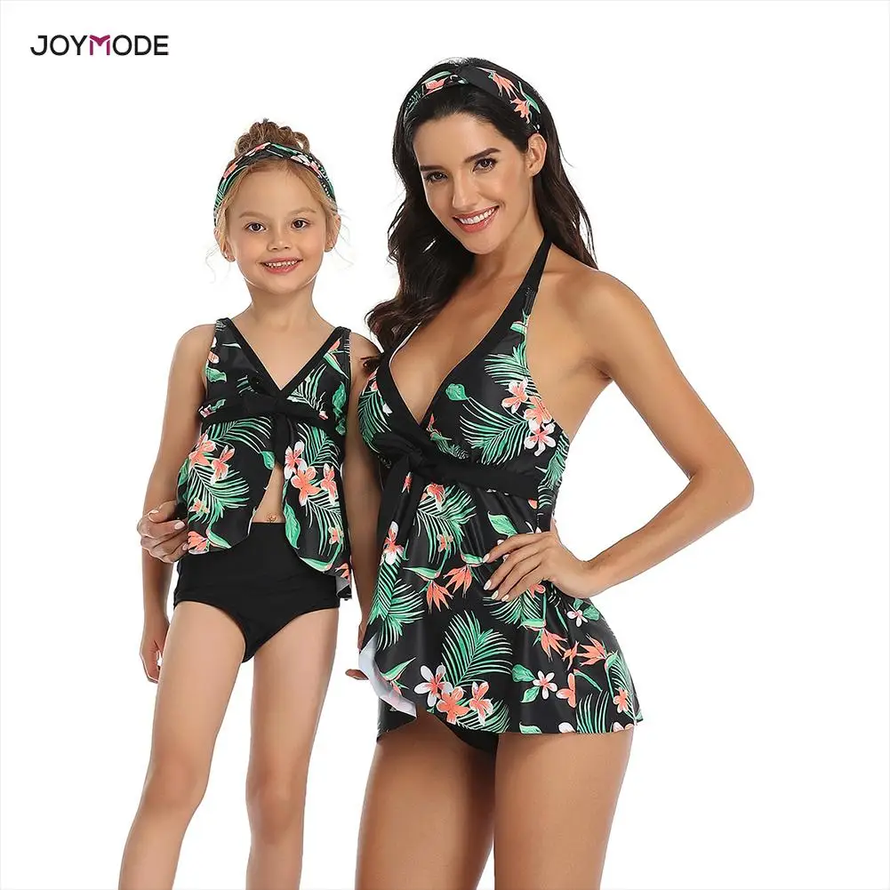 2020 New Swimsuit Mother Daughter Clothes Printing piece floral Parent-Child Swimwear Matching Family Outfits Beachwear Bow-Knot
2020 New Swimsuit Mother Daughter Clothes Printing piece floral Parent-Child Swimwear Matching Family Outfits Beachwear Bow-Knot