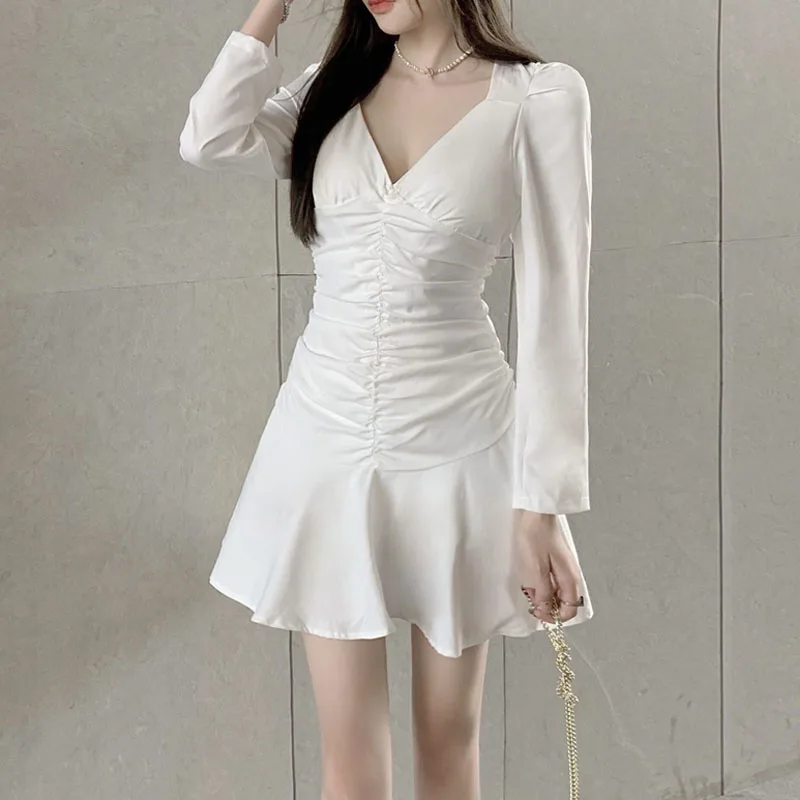 French Hepburn Women Sexy Folds V-Neck Dresses 2022 Spring New Female Temperament High Waist Long Sleeve Ball Gown Office Dress
French Hepburn Women Sexy Folds V-Neck Dresses 2022 Spring New Female Temperament High Waist Long Sleeve Ball Gown Office Dress