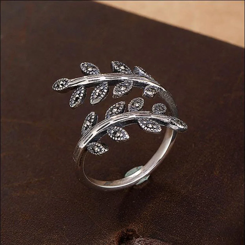 100% 925 Sterling Silver Pan Ring New Style Glittering Elegant Leaves Retro Fold Ring For Women Wedding Party Fashion Jewelry 
100% 925 Sterling Silver Pan Ring New Style Glittering Elegant Leaves Retro Fold Ring For Women Wedding Party Fashion Jewelry