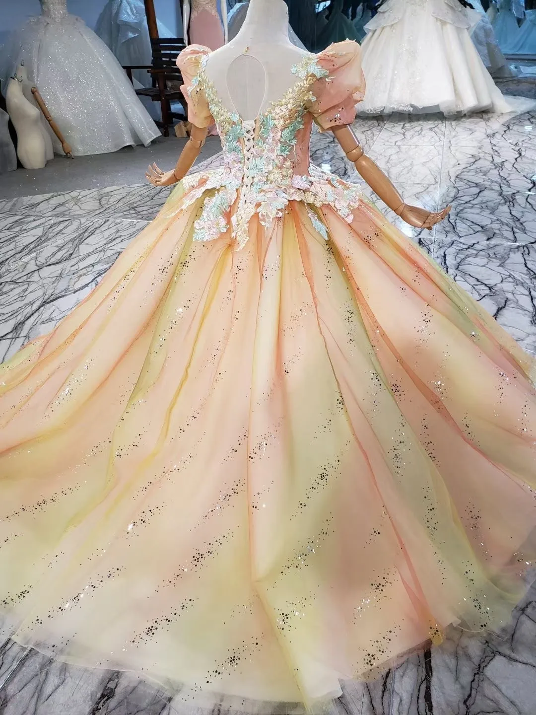 lace Appliques Beadings Flower Girl Dress Classic Turtleneck Fairy Robe Long Sleeves Ball Gown For Birthday Party Catwalk
lace Appliques Beadings Flower Girl Dress Classic Turtleneck Fairy Robe Long Sleeves Ball Gown For Birthday Party Catwalk