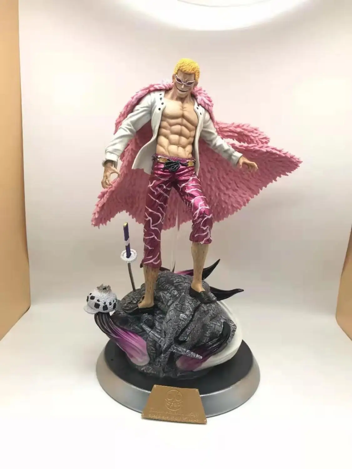 Аниме One Piece донкихот дофламинго Битва вер. GK статуя ПВХ фигурка Коллекционная модель большого размера цельные игрушки куклы
Аниме One Piece донкихот дофламинго Битва вер. GK статуя ПВХ фигурка Коллекционная модель большого размера цельные игрушки куклы