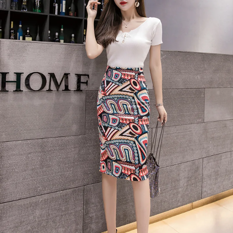 Qrwr 2021 Summer Feminine Floral Print Pencil Skirt Women Elegant Style High Waist Office Vintage Lady Sexy Long Skirts
Qrwr 2021 Summer Feminine Floral Print Pencil Skirt Women Elegant Style High Waist Office Vintage Lady Sexy Long Skirts