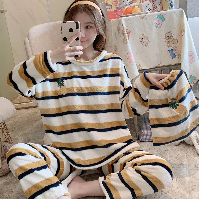 Women 2PCS Striped Pajamas Suit Casual Flannel Warm Top&Pant Sleepwear Cute Fruit Home Clothes Winter New With Bag Nightwear
Women 2PCS Striped Pajamas Suit Casual Flannel Warm Top&Pant Sleepwear Cute Fruit Home Clothes Winter New With Bag Nightwear