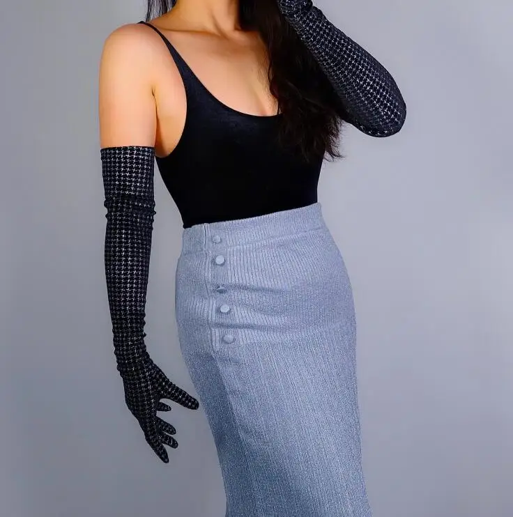 Women's runway fashion elegant elastic velvet short gloves female black color pleuche party driving glove 22cm R2727
Women's runway fashion elegant elastic velvet short gloves female black color pleuche party driving glove 22cm R2727