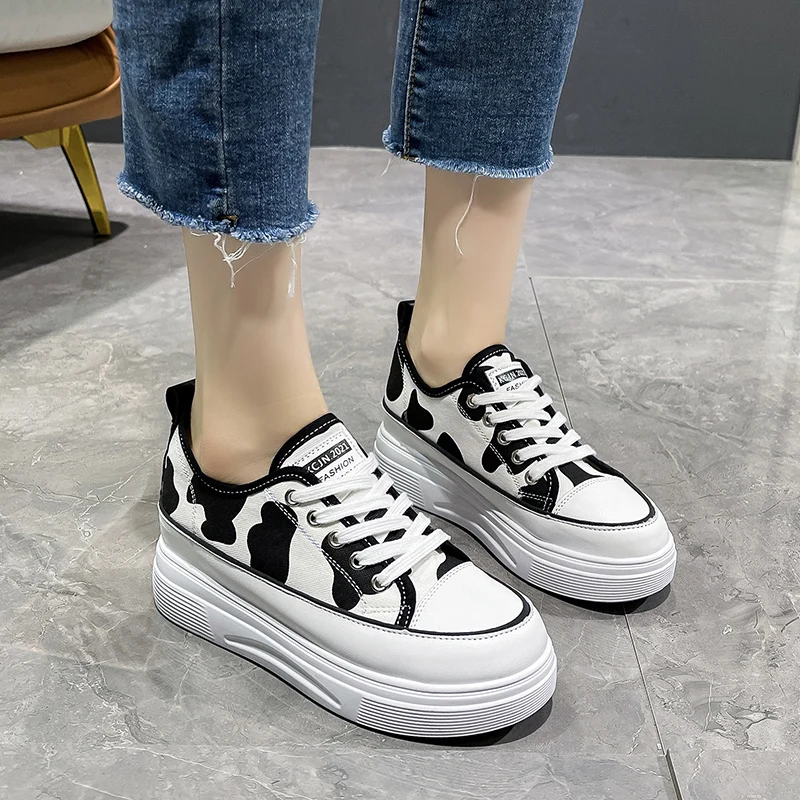 2021 New Casual shoes for women Canvas Shoes Flat Platform Women Fashion Sneakers Outdoor Trainer Female Zapatos De Mujer Shoes
2021 New Casual shoes for women Canvas Shoes Flat Platform Women Fashion Sneakers Outdoor Trainer Female Zapatos De Mujer Shoes