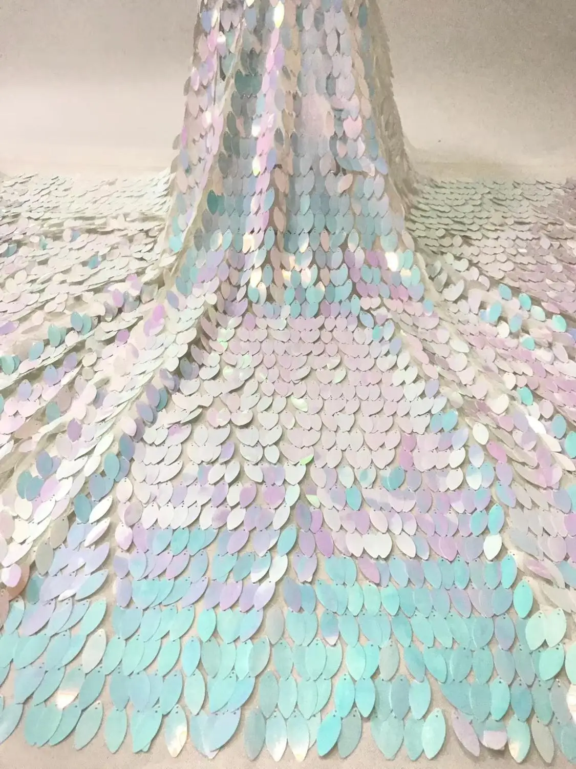 Free shipping 3D big Magic color sequins on mesh embroidery lace fabric African French Lace Fabric wedding dress lace fabric
Free shipping 3D big Magic color sequins on mesh embroidery lace fabric African French Lace Fabric wedding dress lace fabric