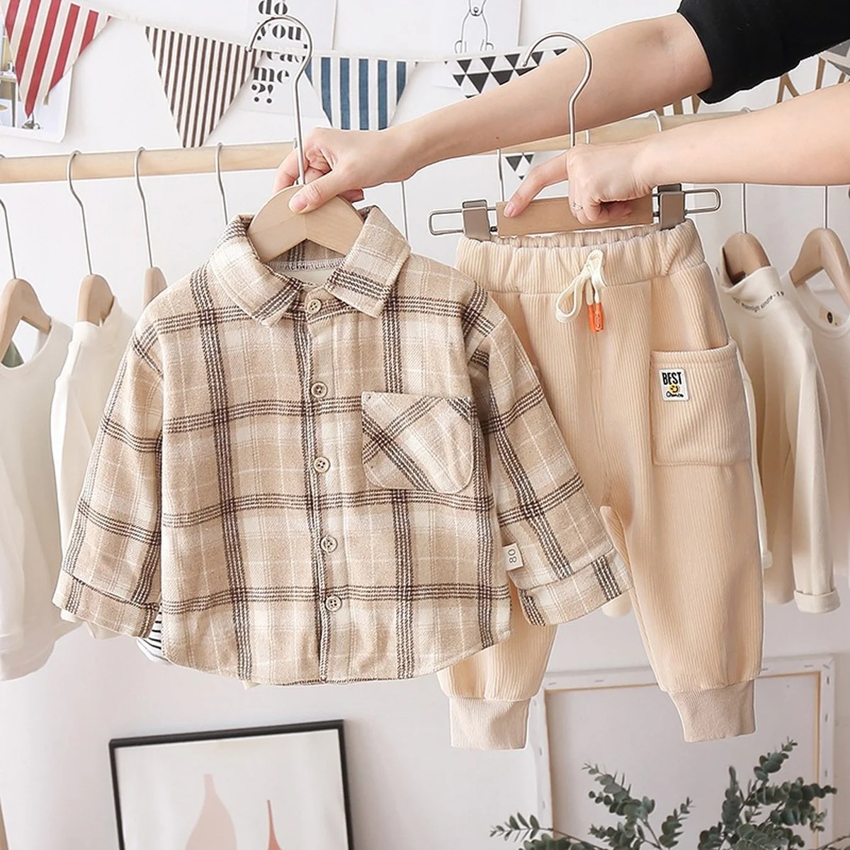 Thick Plaid Shirt Suitfor Boys, Plush Casual Two-piece Children's Winter Clothes Are Very Popular In Europe and America.
Thick Plaid Shirt Suitfor Boys, Plush Casual Two-piece Children's Winter Clothes Are Very Popular In Europe and America.