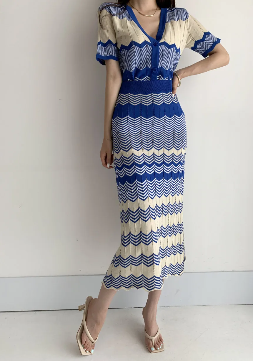 Summer Elegant Skirt Set Women's Outfits Vintage Contrasting Wave Pattern V-Neck Knit Top Package Hip Skirt LadiesTwo-Piece Set
Summer Elegant Skirt Set Women's Outfits Vintage Contrasting Wave Pattern V-Neck Knit Top Package Hip Skirt LadiesTwo-Piece Set