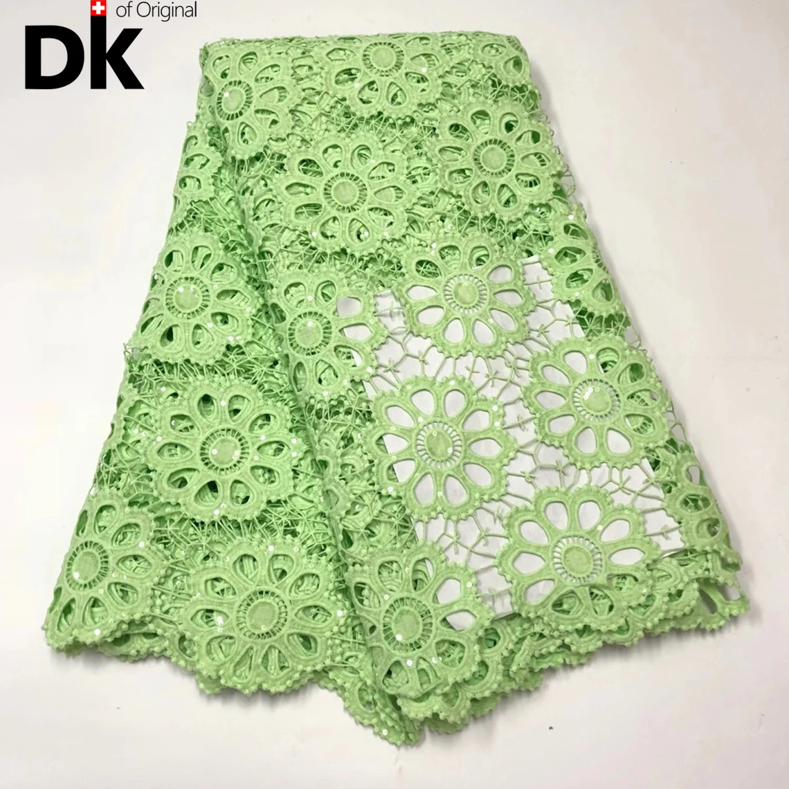 Factory Outlet !!! 5 Yards 2021 New Style Classic High Quality Embroidered Sequins Lace Fabric Nigerian Dry Lace For Daily Dress
Factory Outlet !!! 5 Yards 2021 New Style Classic High Quality Embroidered Sequins Lace Fabric Nigerian Dry Lace For Daily Dress