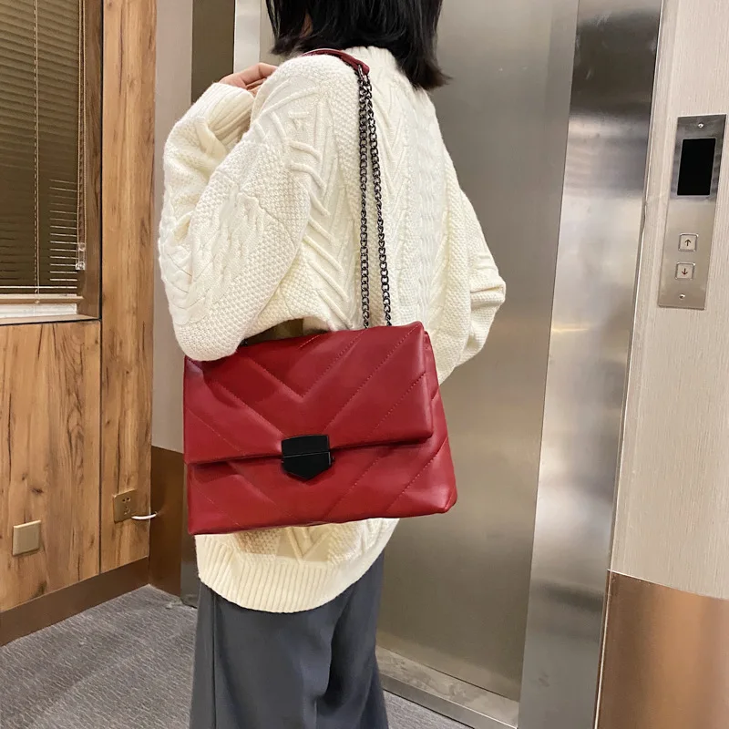 2020new Trendy Fashion All-match Rhombic Chain Bag Korean Style Niche Design One Shoulder Messenger Bag High Quality Popular Bag
2020new Trendy Fashion All-match Rhombic Chain Bag Korean Style Niche Design One Shoulder Messenger Bag High Quality Popular Bag