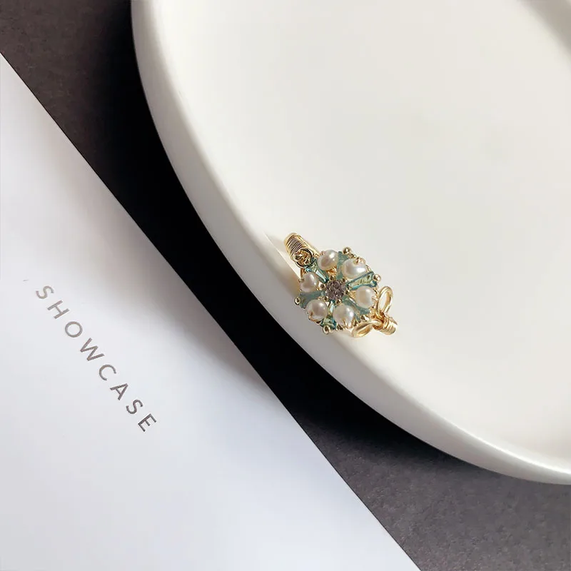 2021 European and American Jewelry Pastoral Temperament Fresh Handmake Pearl Flower Retro Baroque Pearl Ring For Female
2021 European and American Jewelry Pastoral Temperament Fresh Handmake Pearl Flower Retro Baroque Pearl Ring For Female