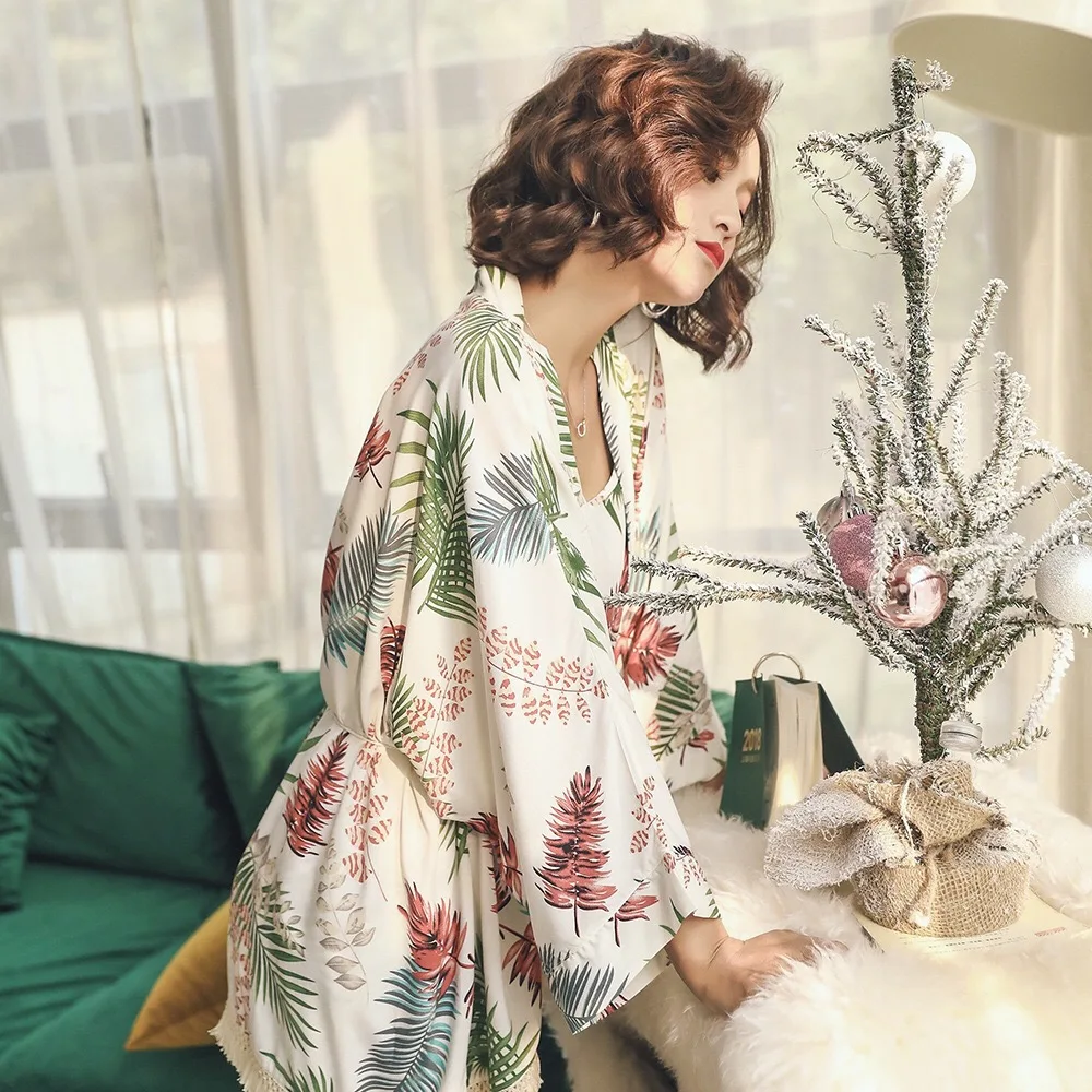 NEW 3Pcs Women Pajamas Set Comfort Cotton Satin Elegant Green leaves Printed Sleepwear Coat+Vest+Pants Homewear Leisure Wear
NEW 3Pcs Women Pajamas Set Comfort Cotton Satin Elegant Green leaves Printed Sleepwear Coat+Vest+Pants Homewear Leisure Wear
