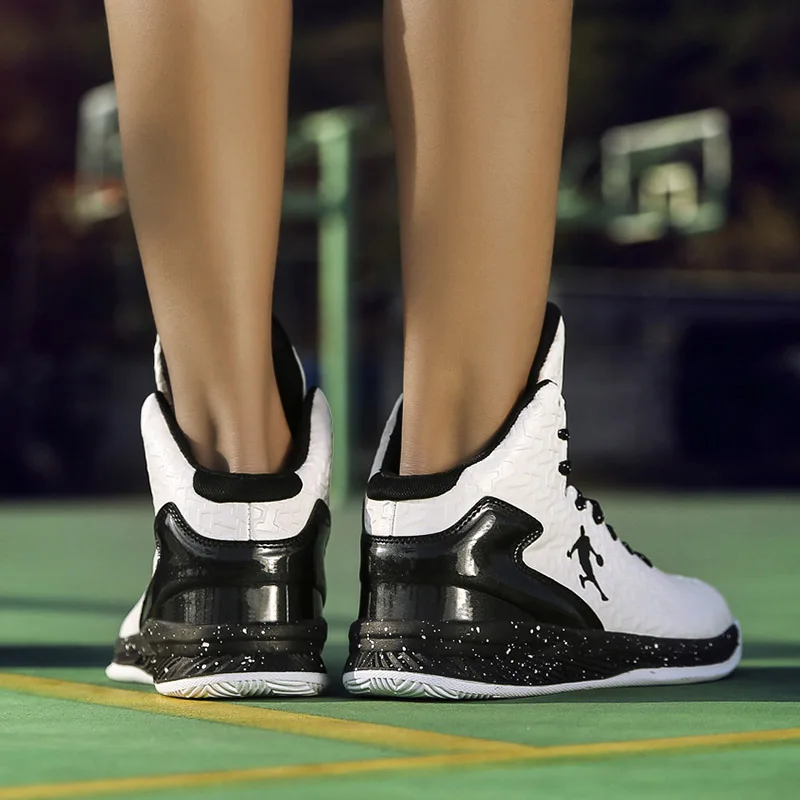 Man High-top Basketball Shoes Men's Air Cushion Light Basketball Sneakers Anti-skid Breathable Outdoor Sports Basketball Boots
Man High-top Basketball Shoes Men's Air Cushion Light Basketball Sneakers Anti-skid Breathable Outdoor Sports Basketball Boots
