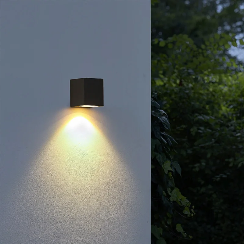 Modern outdoor wall lamp indoor garden lamp 3W 6W led waterproof wall lamp sun table lamp aluminum wall lamp villa street lamp
Modern outdoor wall lamp indoor garden lamp 3W 6W led waterproof wall lamp sun table lamp aluminum wall lamp villa street lamp